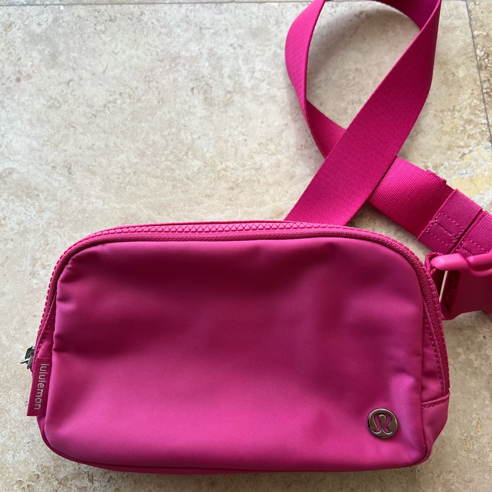 Lululemon Fuchsia Everywhere Belt Bag 1L